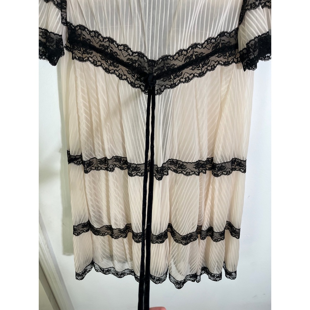 VINTAGE 60s VANITY FAIR Peignoir Set Black Lace Pleated Chiffon Robe Nightgown - Picture 12 of 16